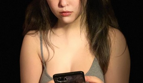 Lilian Lynch star pretty pic