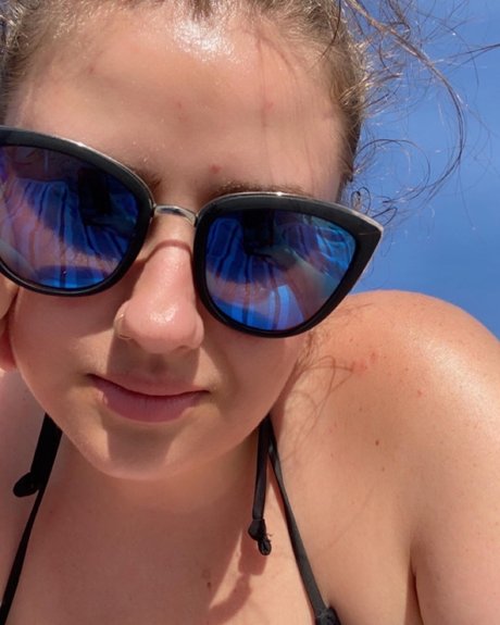 ur dreamgirl hd star pic