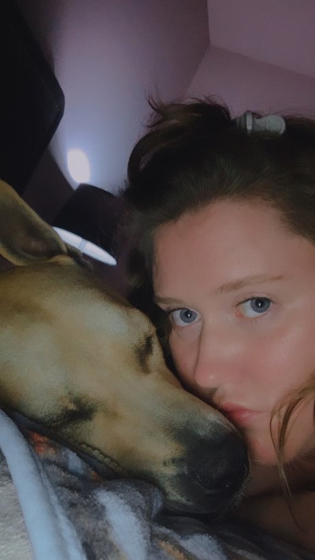 Peachy Beachy_ model erotic image