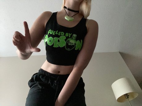 Peachy Penny pornstar perfect picture