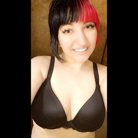 Peach Todd adult model photos