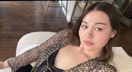 Summer Hills star naked images