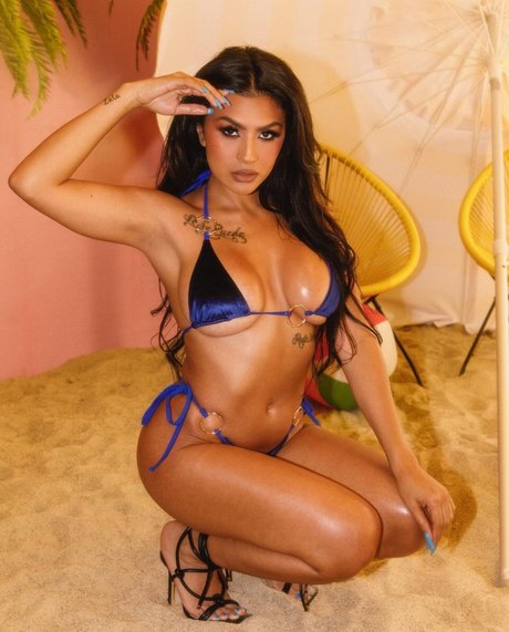 Paula Deanda adult actress img