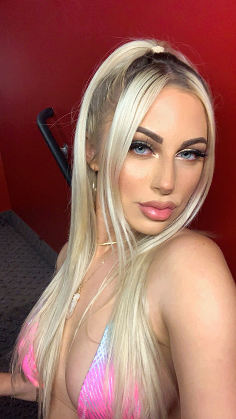 Miss Divine pornstar nice picture