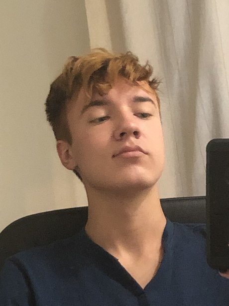 CinnamonTwink model top picture