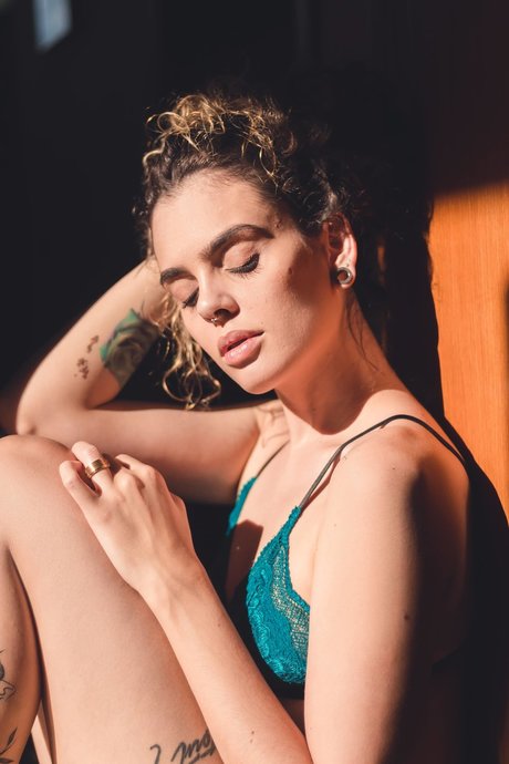 Clara Luas star adult pic