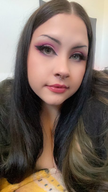 Daddy issuez model sex photos