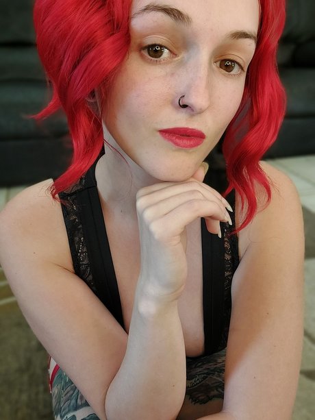 Cherry Valentine_ nudes model image