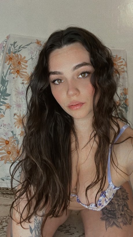 Daddy Gang pretty actress photo