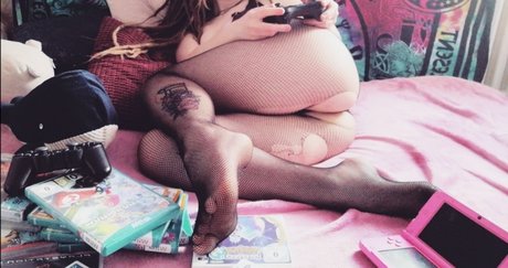 pink paranoia_ star high quality galleries