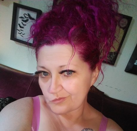 Pinki Hartless nude pornstar pics