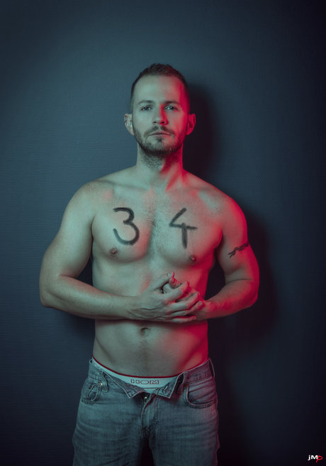 picturebyjmp exclusive model img