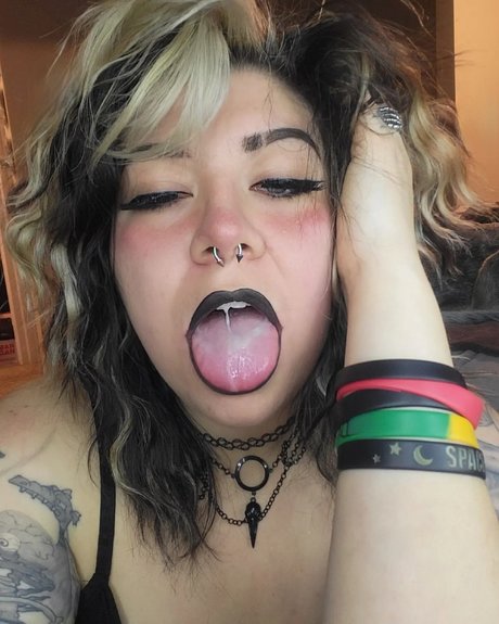 CheyKwanDoe naked actress pictures