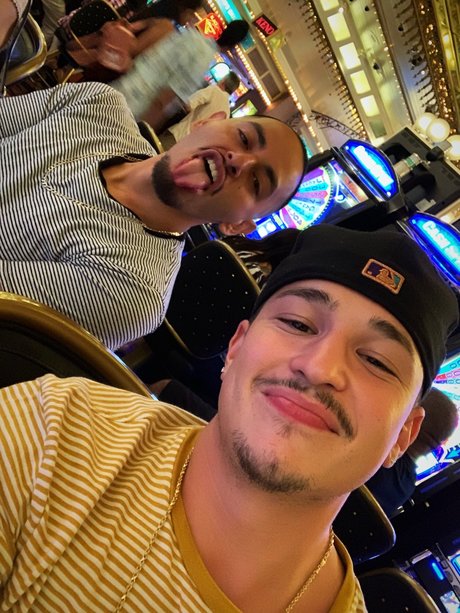 6ariz0na2 model erotic pictures