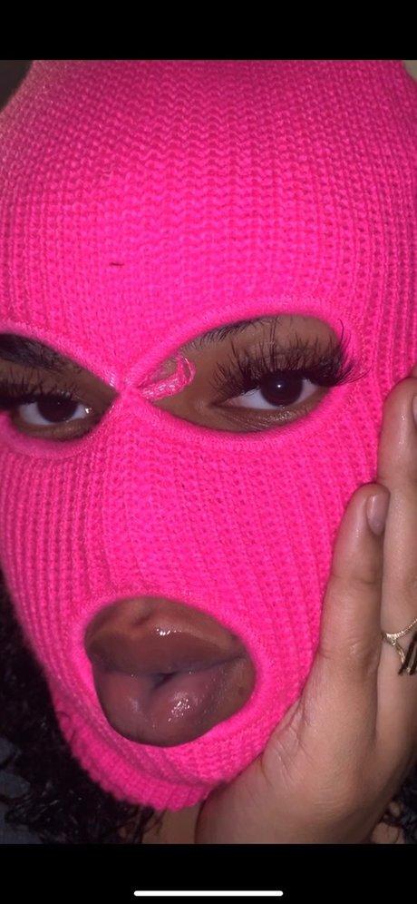 _QwueenSplash_ pornographic model photos