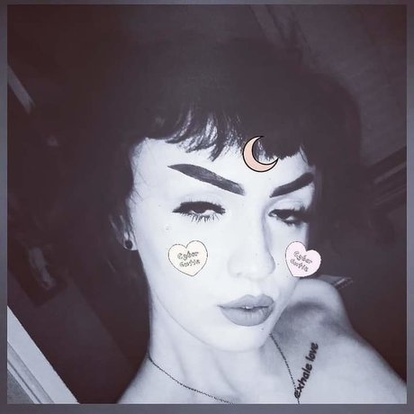 Ash Lynn top model images