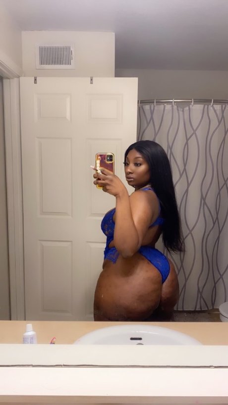 Breana sexy model img