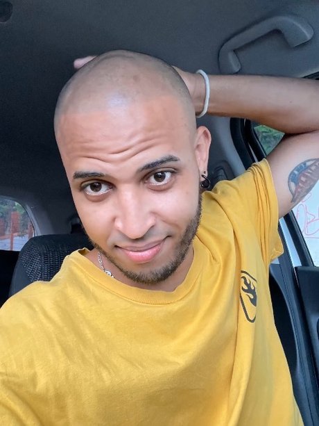 PlasticDR pornographic model picture