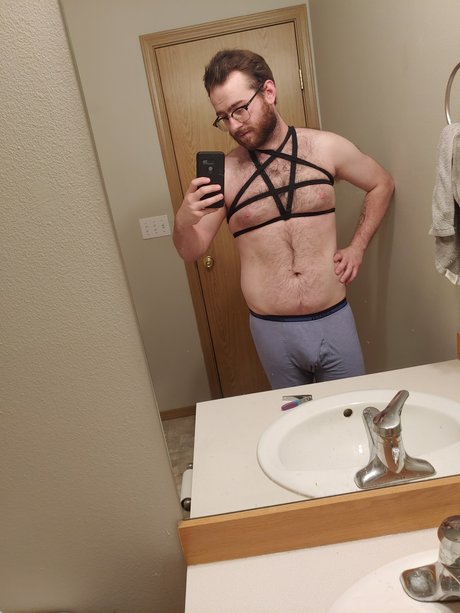 Plantdaddy96 adult model img