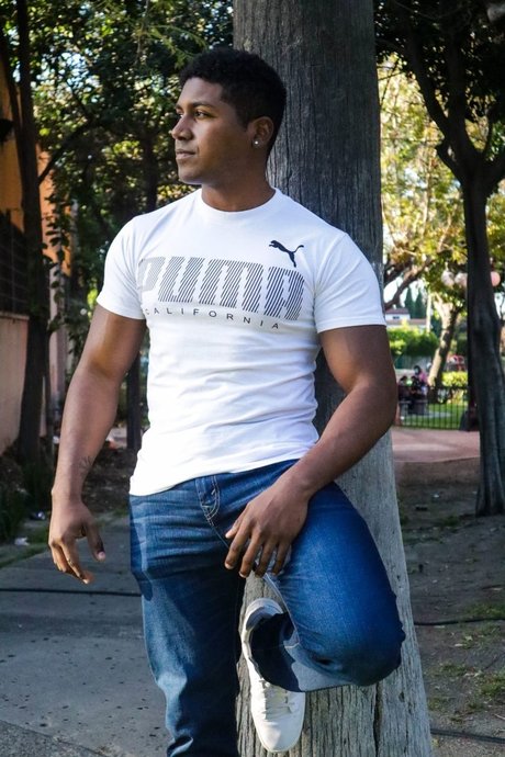 Daniel Carmona exclusive actress images