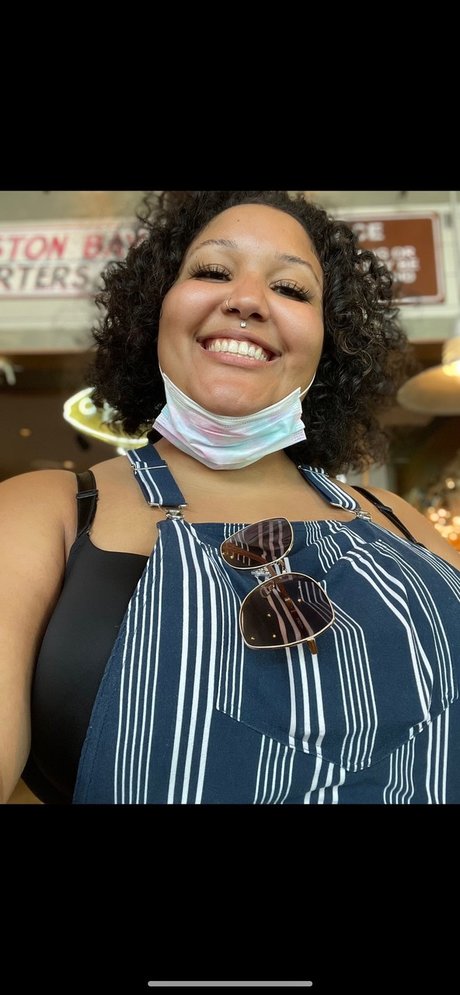 Alexus sexy model pic