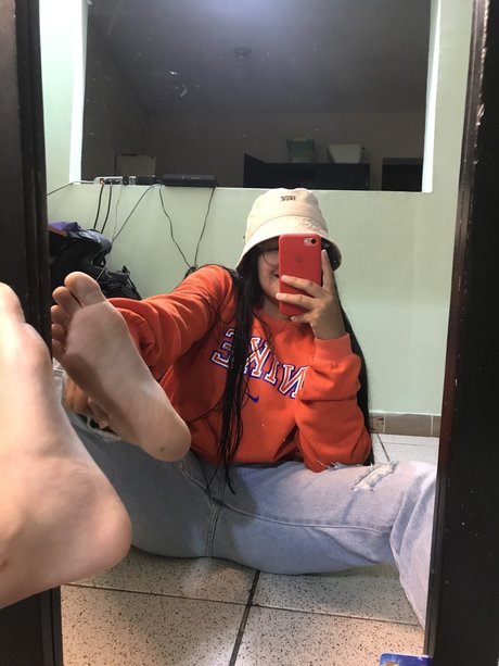 Daniela Estrada naked actress img