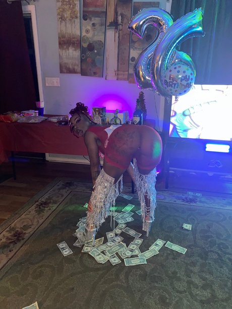 Shyla Brazy naked model photos