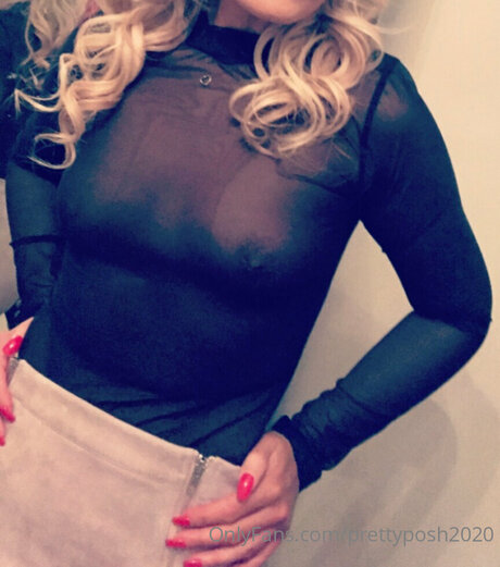 Prettyposh23 model erotic picture