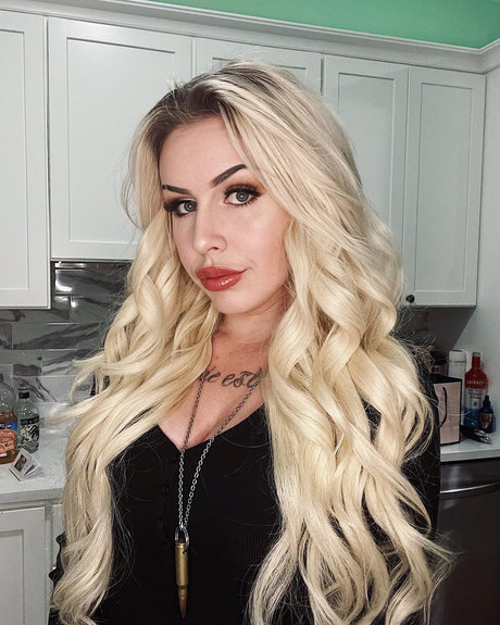 Presley Montana model nude gallery