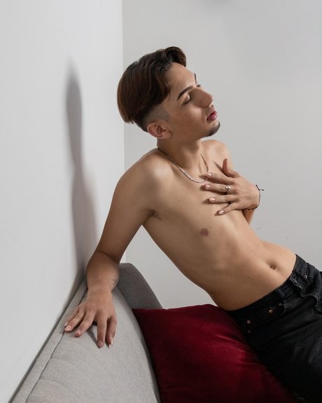 santi posada top star archive