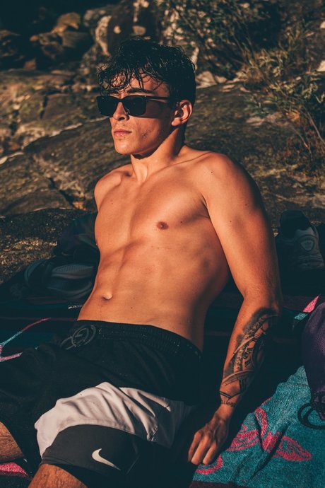 Portu pornographic model pic