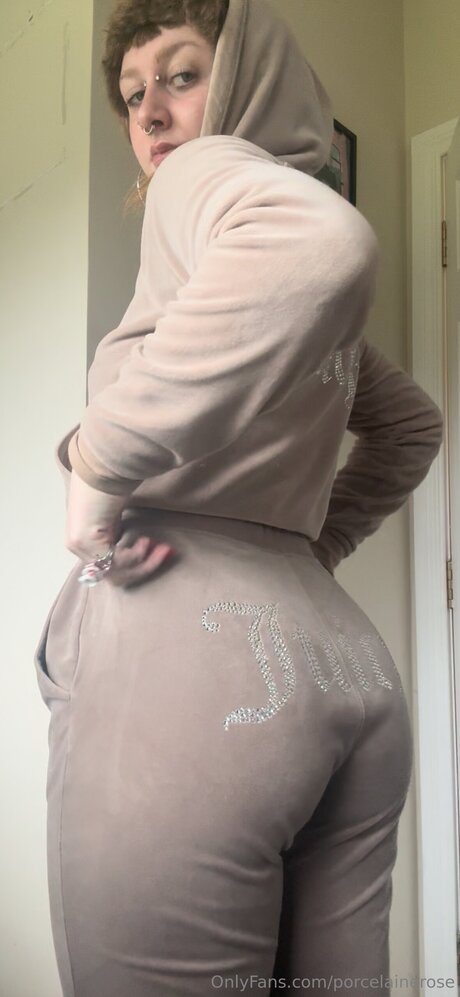 PORCELAINE ROSE nudes model img