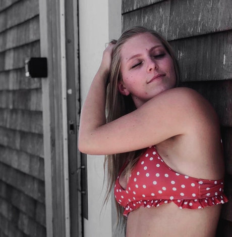 Poppy Roze beautiful pornstar image