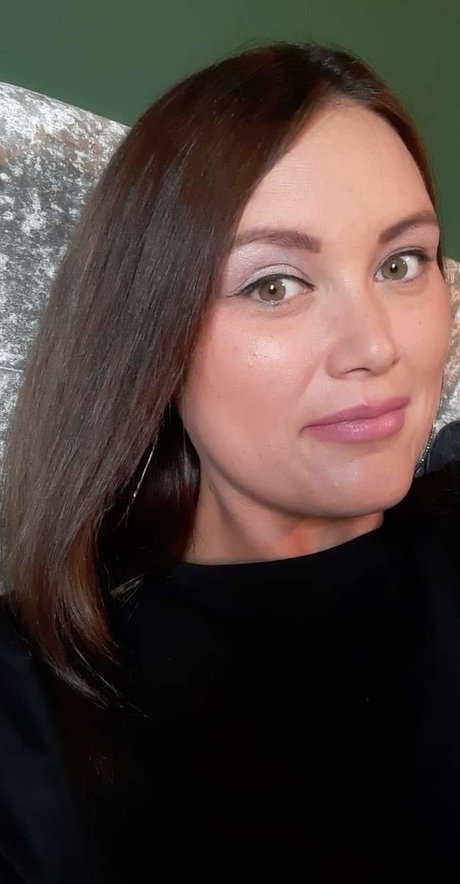 PleasuretomeetPolly star pretty photo