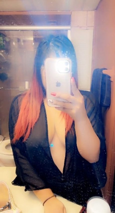 PoisonNelly model nude galleries