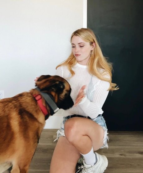 Violet Brinson star high quality galleries