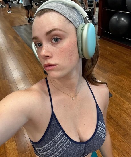 Violet Brinson star sexy gallery