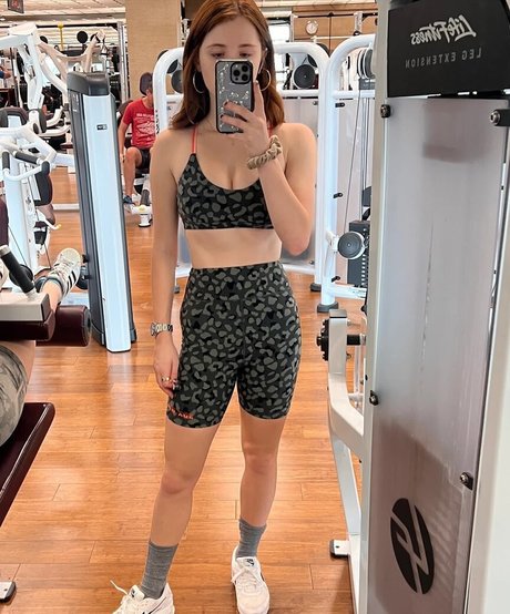 Violet Brinson nudes star img