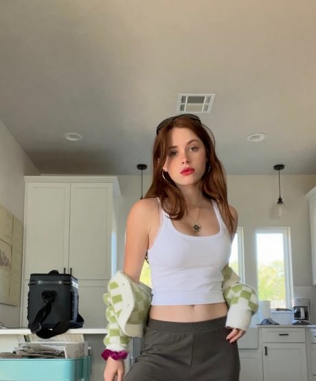 Violet Brinson beautiful star archive