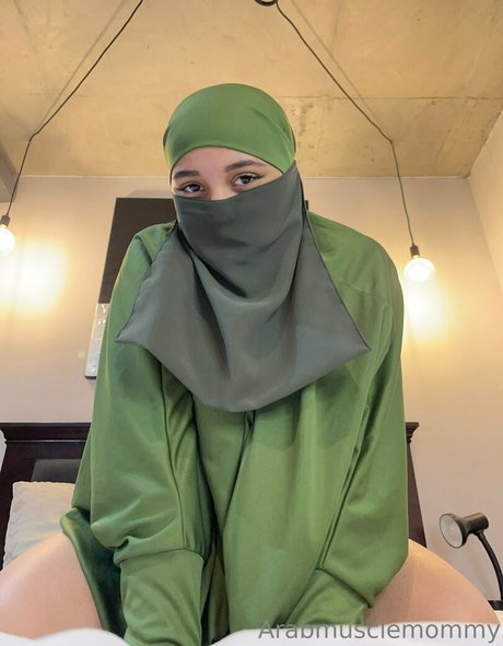 Arabmusclemommy porn star photo