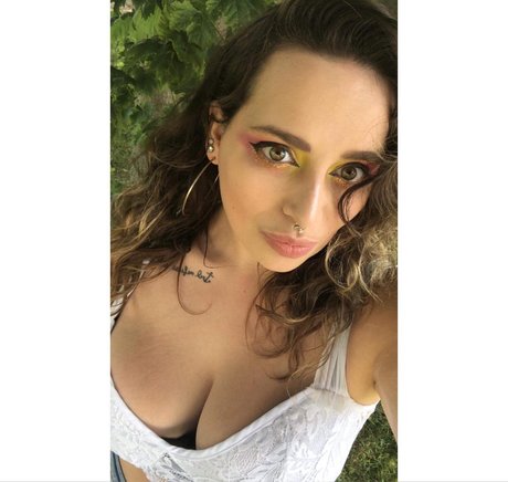 DaniLou xxx model pictures