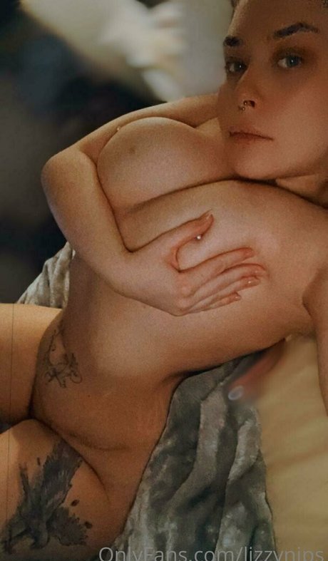lizzynips model hd picture