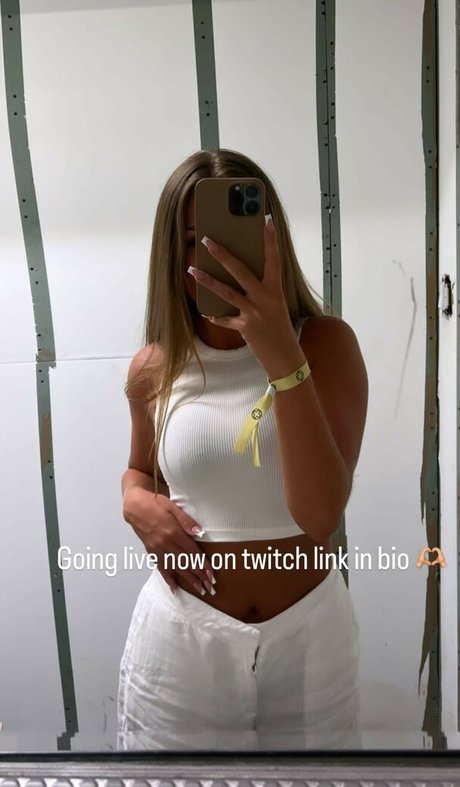 amberhoneys model sexy picture