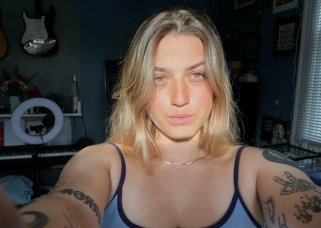 liv p nudes model images