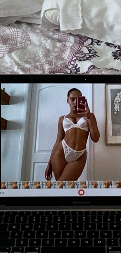 stormthrax erotic model image