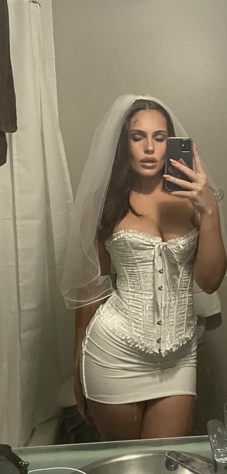 stormthrax model naked pictures