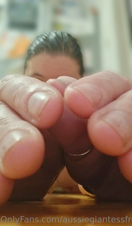 aussiegiantessfree model photos