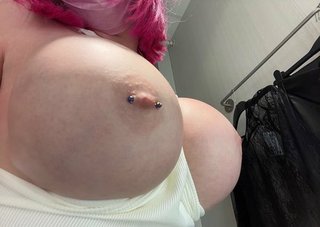 leoniagold naked pornstar pics