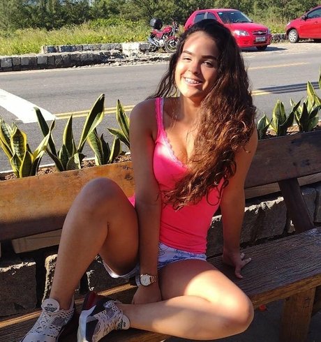 Izabelly Linhares star high quality images