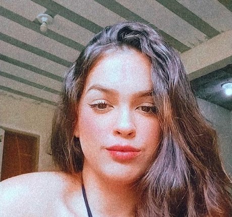 Izabelly Linhares erotic pornstar photos